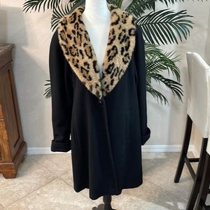 WORTHINGTON WOOL COAT WOMENS WITH LEOPARD COLLAR GREAT CONDITION! Size 10